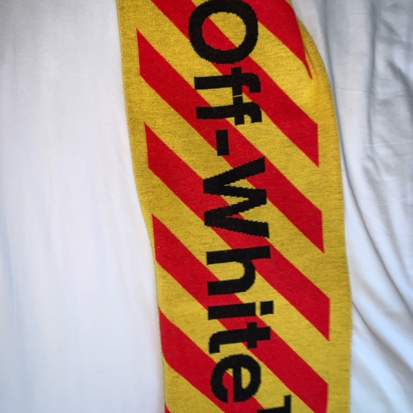 Off white arrow intarsia logo scarf - Picture 5 of 8